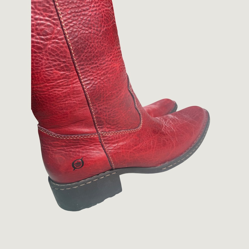 Born Womens Red Leather Tall Pull On Boots Round Toe Lug Sole Size 8.5 W0728 E5 - Picture 3 of 8